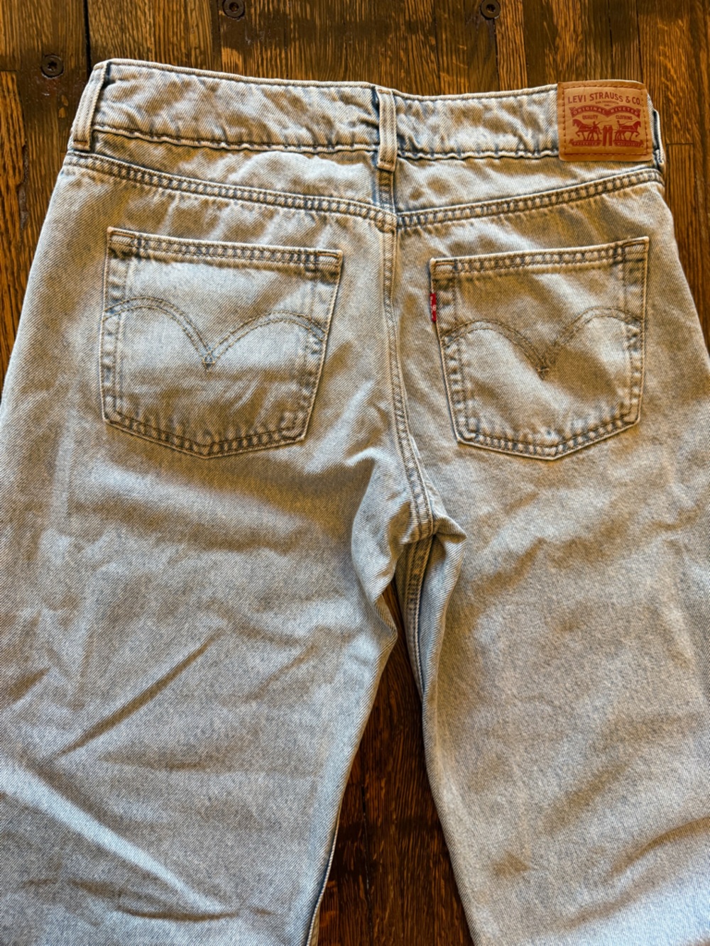 LEVI'S Superlow Loose Womens Jeans — size 29 — NWOT - Picture 5 of 6